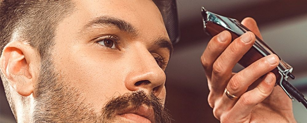 Salon de coiffure LE REFLET DE L'ART : soin de la barbe et gel fixant pour les cheveux offert