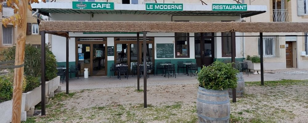 Le moderne: un verre de vin offert